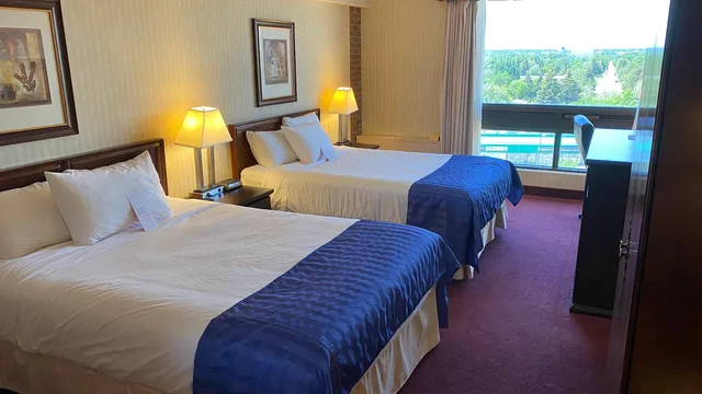 Ramada by Wyndham Lethbridge photo 8