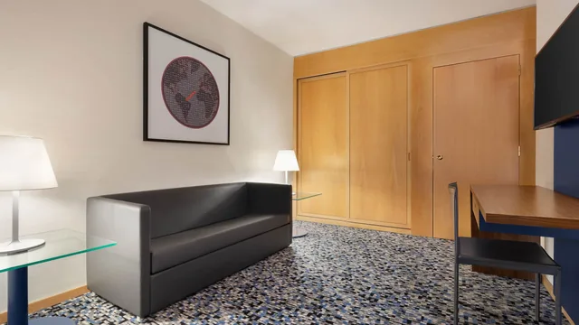 Ramada by Wyndham Lisbon photo 7