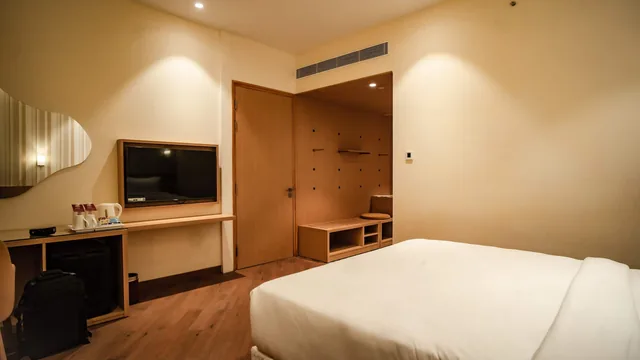Ramada Encore by Wyndham Lucknow Airport photo 9