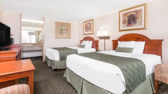 Ramada by Wyndham Macon photo 4