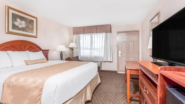 Ramada by Wyndham Macon photo 7