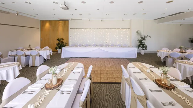 Ramada By Wyndham Marcoola Beach photo 8