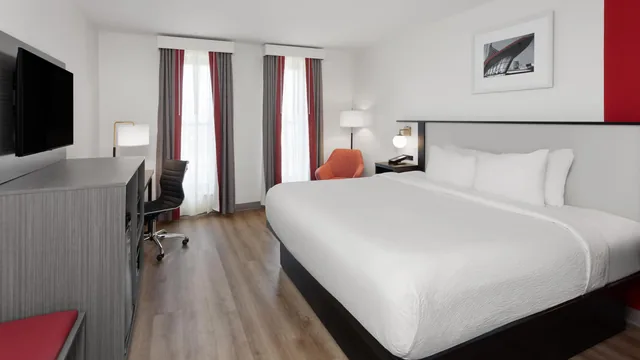 Ramada by Wyndham Milwaukee photo 6