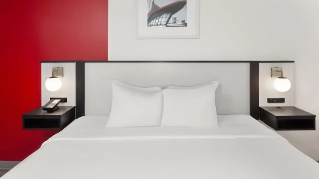 Ramada by Wyndham Milwaukee photo 7