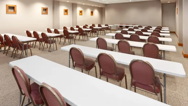 Ramada by Wyndham Milwaukee photo 8