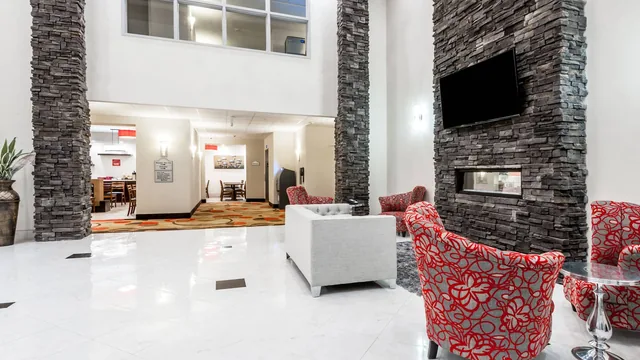 Ramada by Wyndham Moose Jaw photo 12