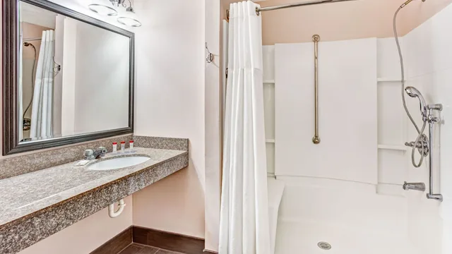 Ramada by Wyndham Murfreesboro photo 8