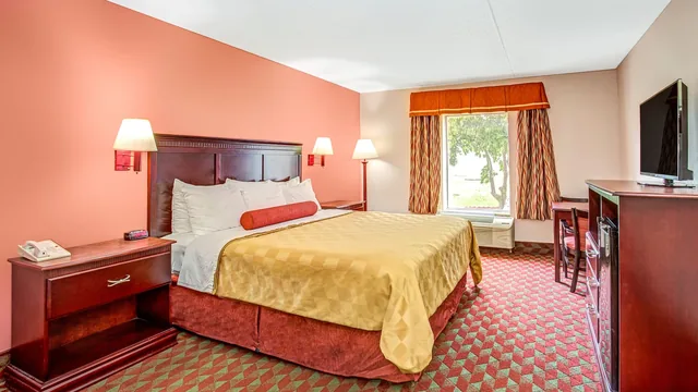 Ramada by Wyndham Murfreesboro photo 9