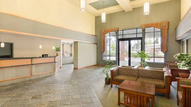 Ramada by Wyndham Nanaimo photo 9
