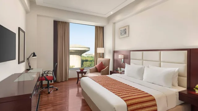 Ramada by Wyndham New Delhi Pitampura photo 12