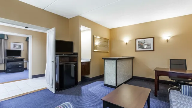 Ramada by Wyndham Newburgh/West Point photo 12