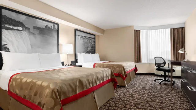 Ramada by Wyndham Niagara Falls Near the Falls photo 12