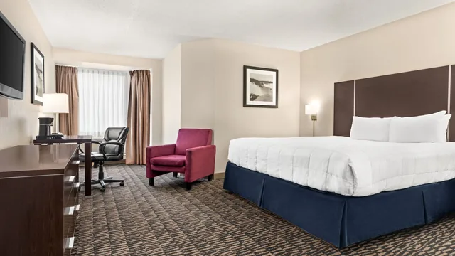 Ramada Plaza by Wyndham Niagara Falls photo 1