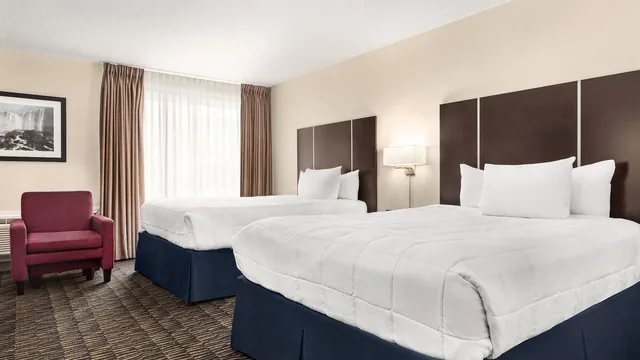 Ramada Plaza by Wyndham Niagara Falls photo 5