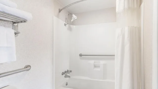 Ramada Limited Norfolk photo 11