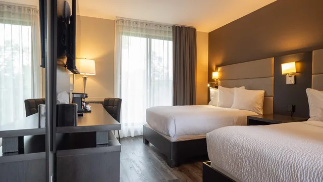 Ramada by Wyndham Ottawa On The Rideau photo 6