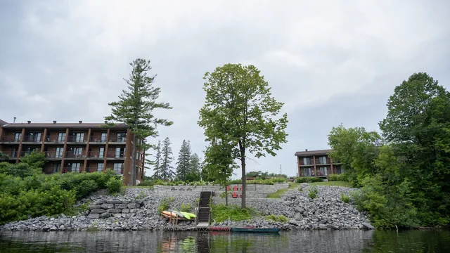 Ramada by Wyndham Ottawa On The Rideau photo 8