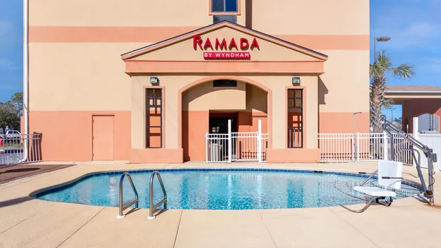 Ramada by Wyndham Panama City photo 2