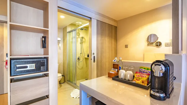 Ramada by Wyndham Phuket Deevana photo 10