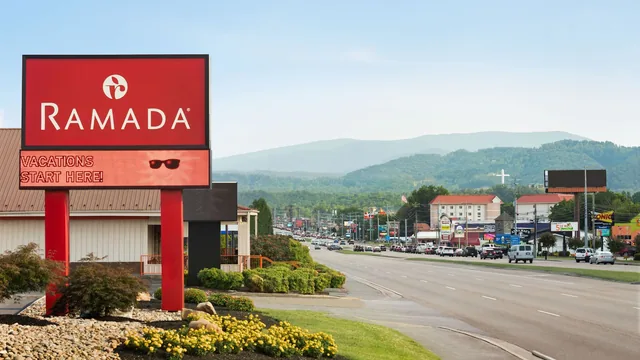 Ramada by Wyndham Pigeon Forge North photo 12