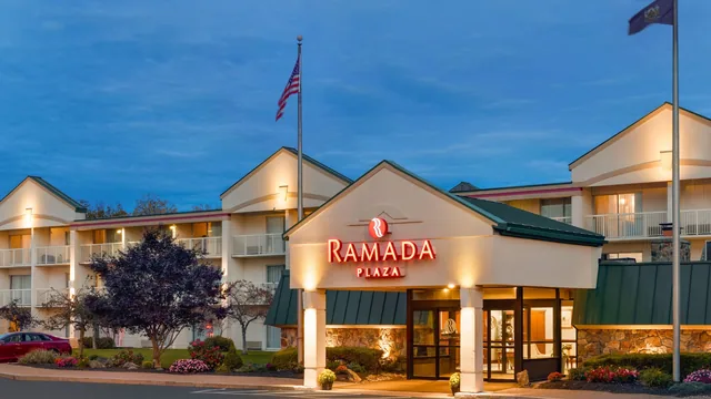 Ramada Plaza by Wyndham Portland photo 10