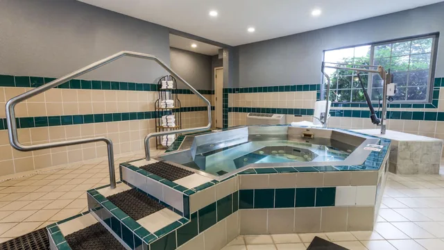 Ramada by Wyndham Portland photo 8