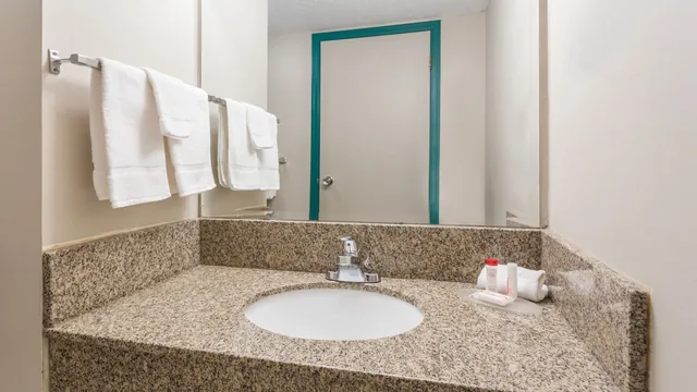 Ramada by Wyndham Quesnel photo 8