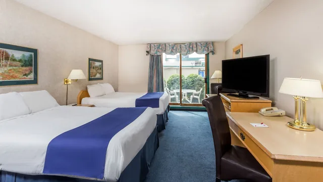 Ramada by Wyndham Quesnel photo 9