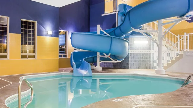 Ramada by Wyndham Red Deer Hotel & Suites photo 5