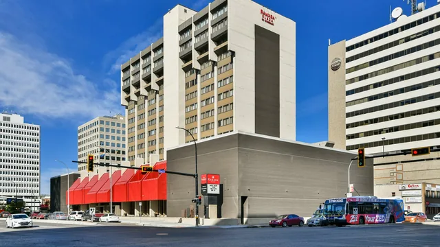 Ramada Plaza by Wyndham Regina Downtown photo 9