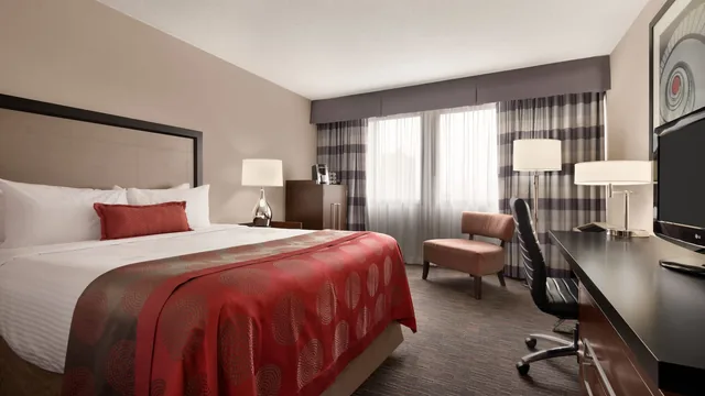 Ramada Plaza by Wyndham Regina Downtown photo 11