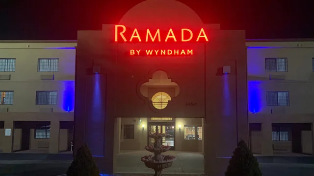 Ramada by Wyndham Santa Fe photo 2