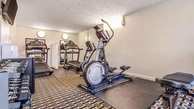 Ramada by Wyndham Santee I-95 photo 9