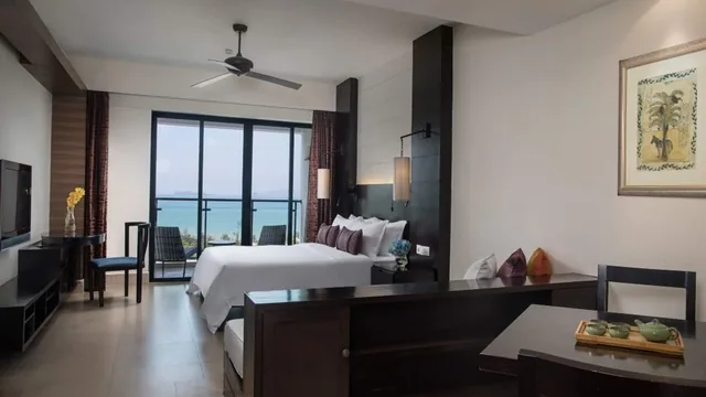 Ramada Plaza by Wyndham Sanya Bay photo 2