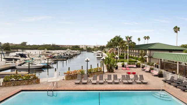 Ramada by Wyndham Sarasota Waterfront photo 4