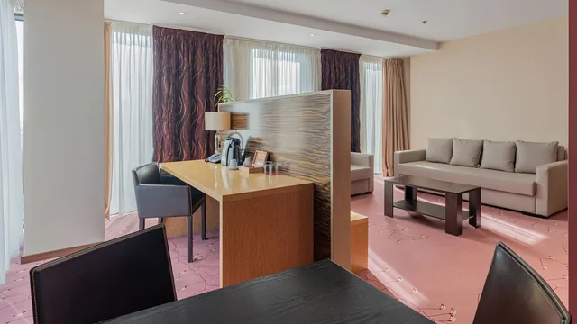 Ramada by Wyndham Sibiu photo 5