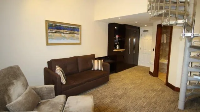 Ramada by Wyndham Birmingham Solihull photo 9