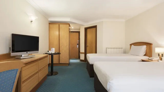 Ramada by Wyndham Birmingham Solihull photo 10