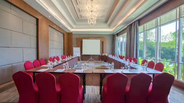 Ramada Suites By Wyndham Solo photo 4