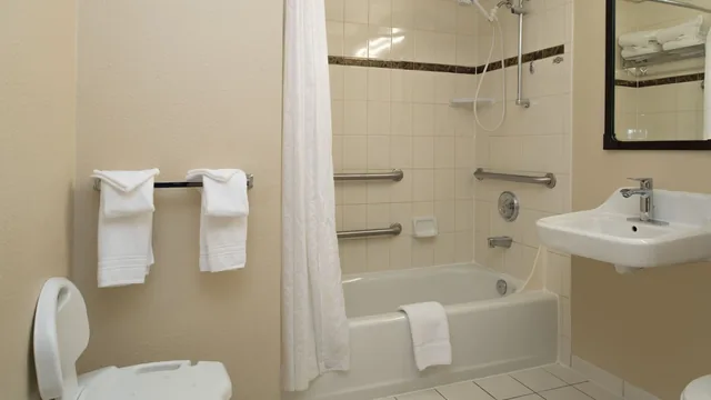 Ramada by Wyndham Downtown Spokane photo 11
