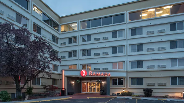 Ramada by Wyndham Downtown Spokane photo 12