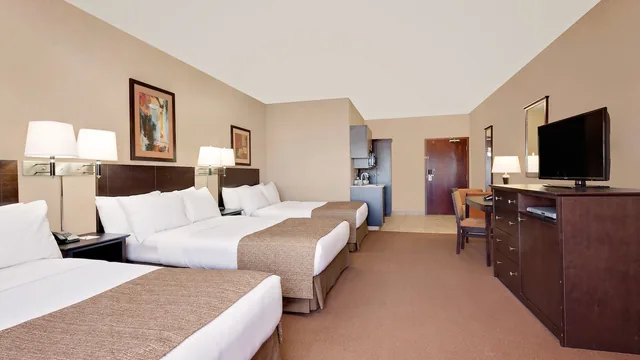 Ramada by Wyndham Stettler photo 3