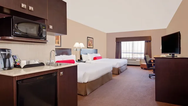 Ramada by Wyndham Stettler photo 4