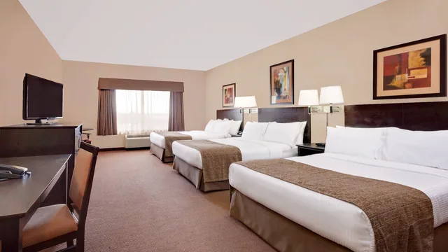 Ramada by Wyndham Stettler photo 7