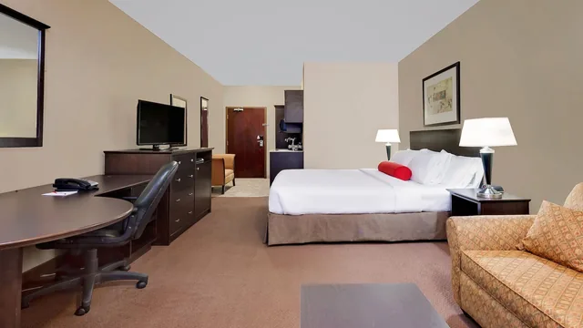 Ramada by Wyndham Stettler photo 8