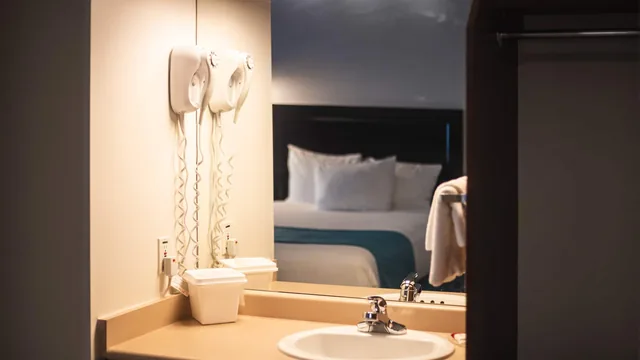Ramada by Wyndham Surrey/Langley photo 4
