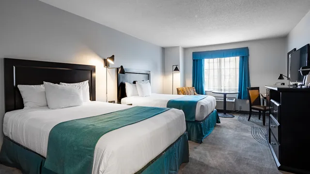 Ramada by Wyndham Surrey/Langley photo 9