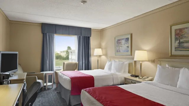 Ramada by Wyndham Trenton photo 5