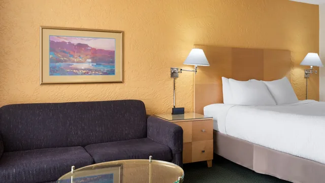 Ramada by Wyndham Tucson photo 1