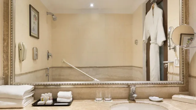 Ramada Plaza by Wyndham JHV Varanasi photo 8